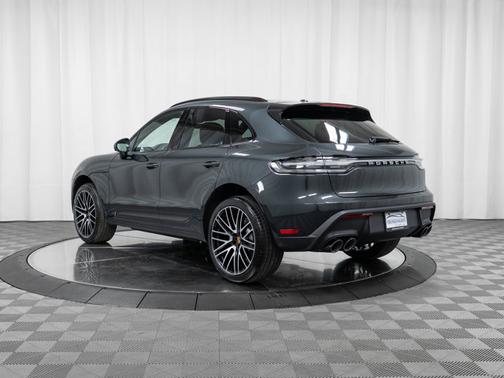 2026 Porsche Macan 4DR AWD