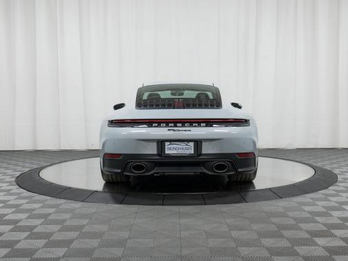 2025 Porsche 911 Carrera