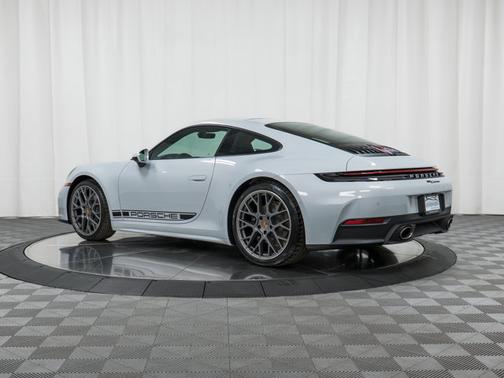 2025 Porsche 911 Carrera