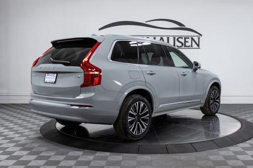 2025 Volvo XC90 Plug-In Hybrid Plus