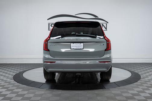 2026 Volvo XC90 Plus