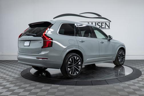 2026 Volvo XC90 Plus