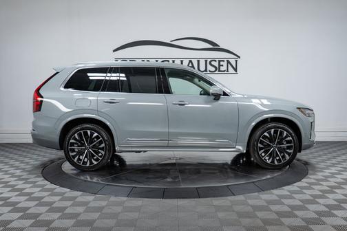 2026 Volvo XC90 Plus