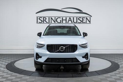 2026 Volvo XC40 Plus