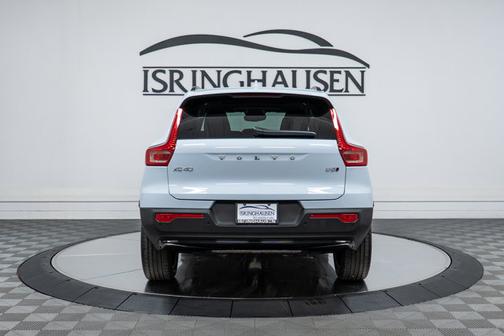 2026 Volvo XC40 Plus
