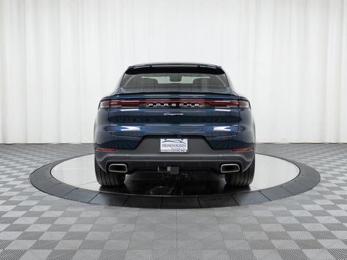 Algarve Blue Metallic 2026 Porsche Cayenne