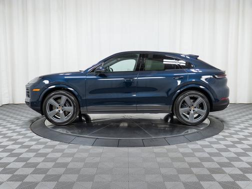 Algarve Blue Metallic 2026 Porsche Cayenne