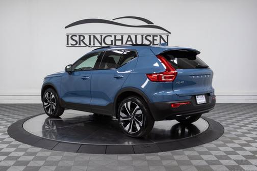 2025 Volvo XC40 Plus Dark Theme
