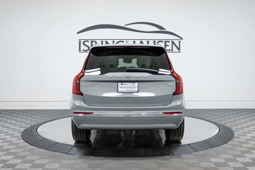 2026 Volvo XC90 Plug-In Hybrid Ultra