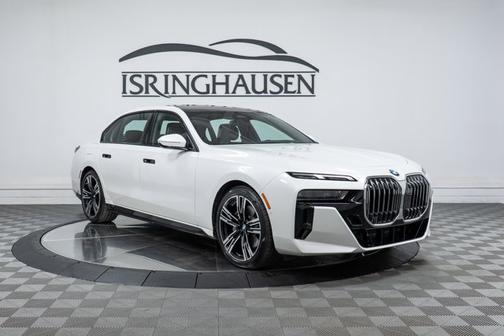 2023 BMW 740 740i
