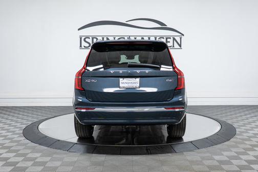 2026 Volvo XC90 Core