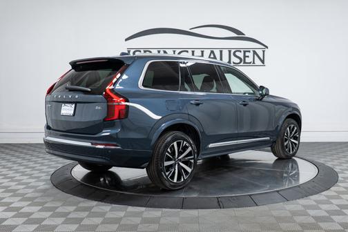2026 Volvo XC90 Core