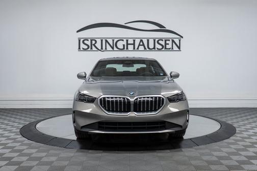 2025 BMW 530 530i xDrive