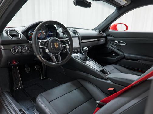 2025 Porsche 718 Cayman S