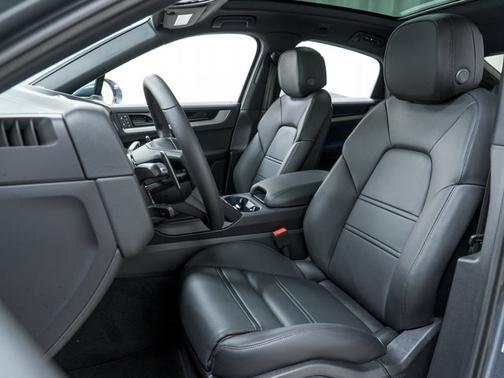 Vanadium Grey Metallic 2026 Porsche Cayenne Coupe