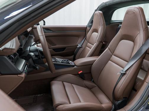 2026 Porsche 911 4 GTS