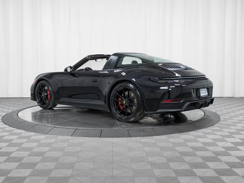 2026 Porsche 911 4 GTS