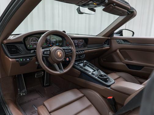 2026 Porsche 911 4 GTS