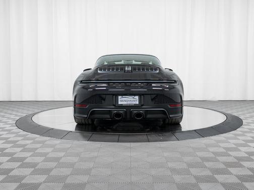 2026 Porsche 911 4 GTS