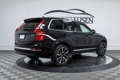 2024 Volvo XC90 Plus Bright Theme