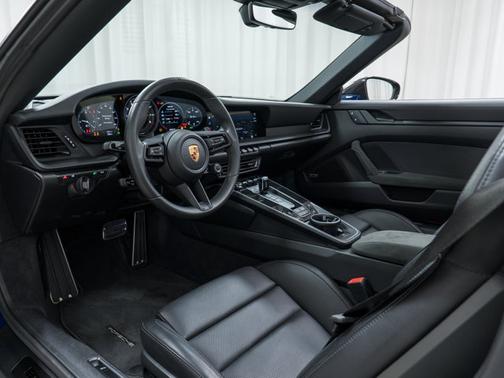 2022 Porsche 911 Carrera GTS