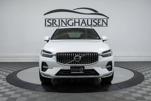 2023 Volvo XC60 Plus Bright Theme