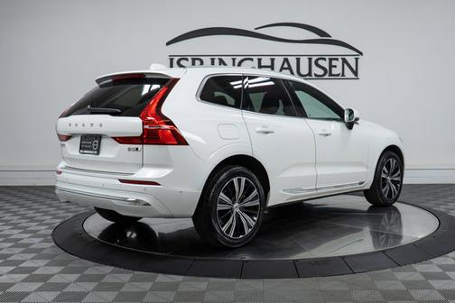 2023 Volvo XC60 Plus Bright Theme