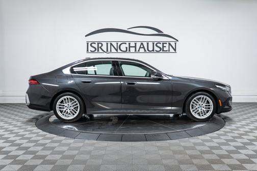 2024 BMW 530 530i xDrive
