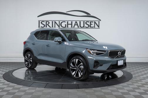 2023 Volvo XC40 Plus Bright Theme