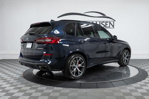 2022 BMW X5 M50i
