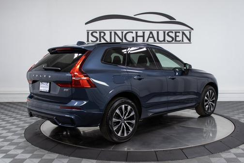 2025 Volvo XC60 Core