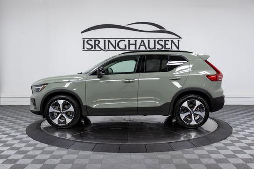 2025 Volvo XC40 Plus Dark Theme