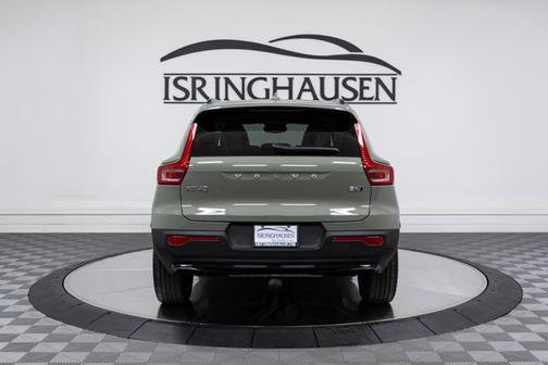 2025 Volvo XC40 Plus Dark Theme