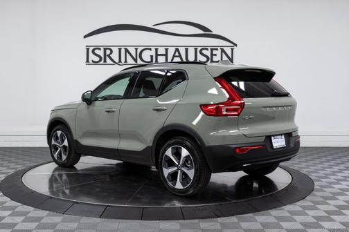 2025 Volvo XC40 Plus Dark Theme