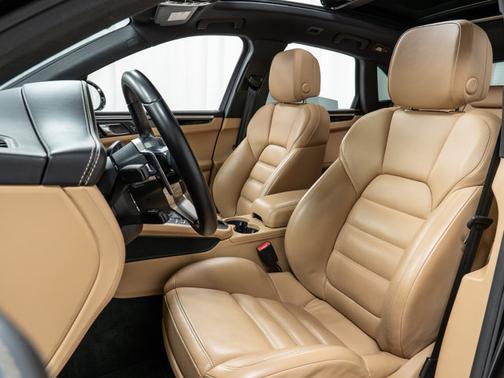 2018 Porsche Macan S