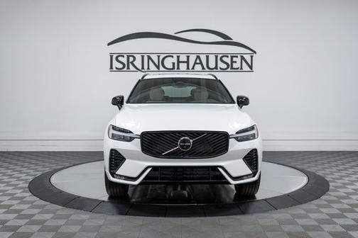 2026 Volvo XC60 Plus