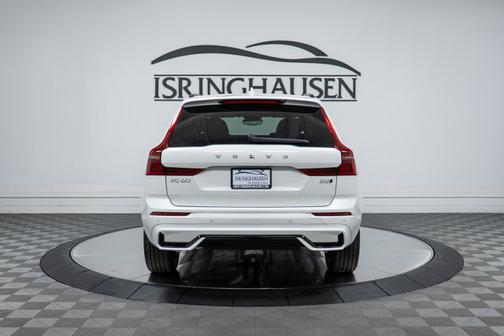 2026 Volvo XC60 Plus