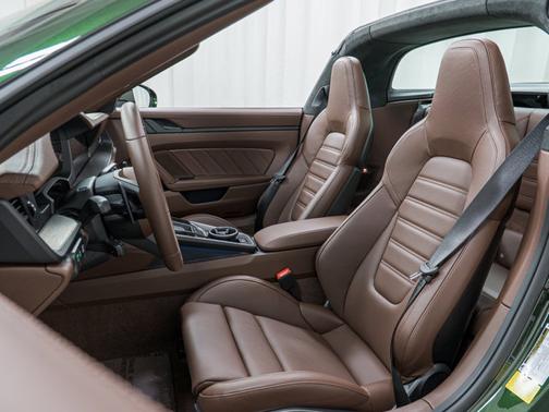 2026 Porsche 911 4 GTS