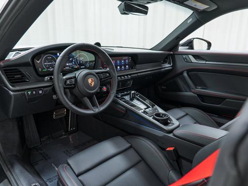 2026 Porsche 911 Carrera 4S