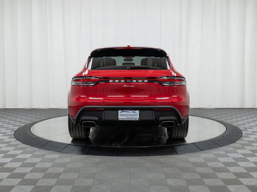 2025 Porsche Macan 