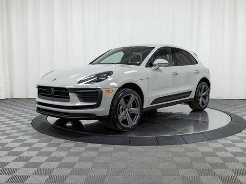2025 Porsche Macan 
