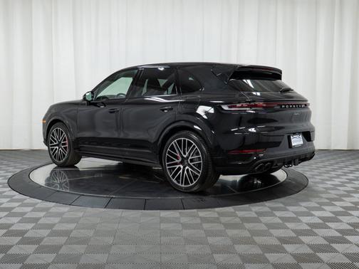 2025 Porsche Cayenne Turbo E-Hybrid