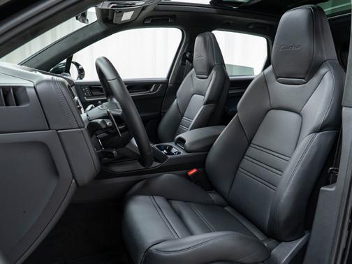 2025 Porsche Cayenne Turbo E-Hybrid