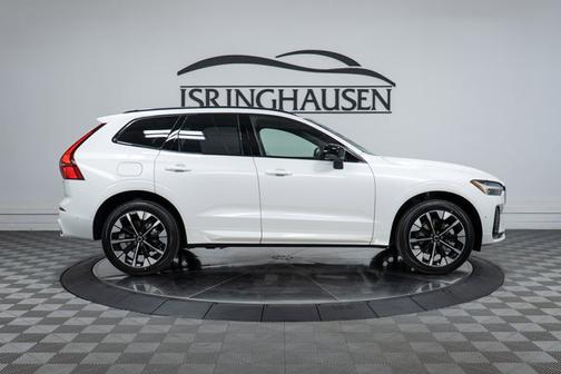 2026 Volvo XC60 Plus