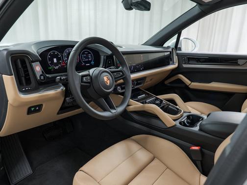 2025 Porsche Cayenne 