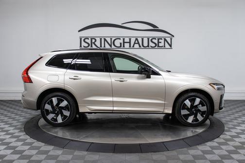 2025 Volvo XC60 Plug-In Hybrid Plus