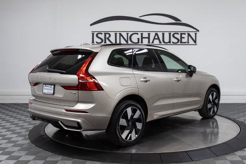 2025 Volvo XC60 Plug-In Hybrid Plus