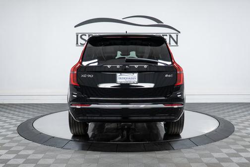 2026 Volvo XC90 Plus