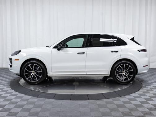 2024 Porsche Cayenne