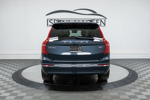 2024 Volvo XC90 Plus Bright Theme